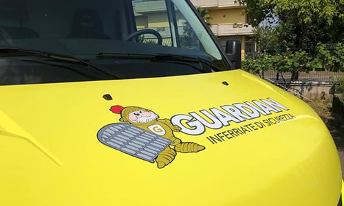 Adesivi prespaziati per furgone