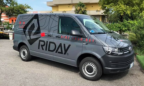 Stampa adesivi per furgoni