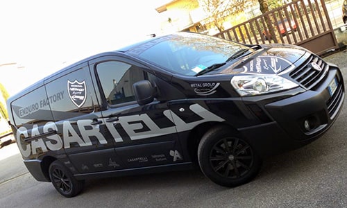 Adesivi in argento per furgoni